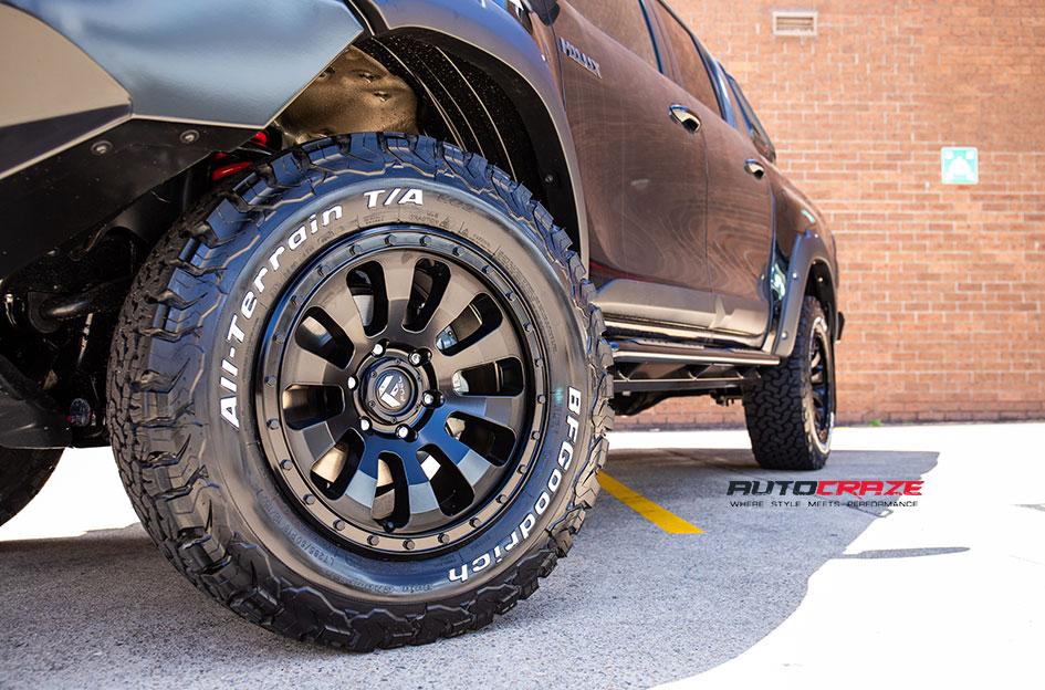 TOYOTA HILUX N80 RUGGED X TACTIC MATTE BLACK
